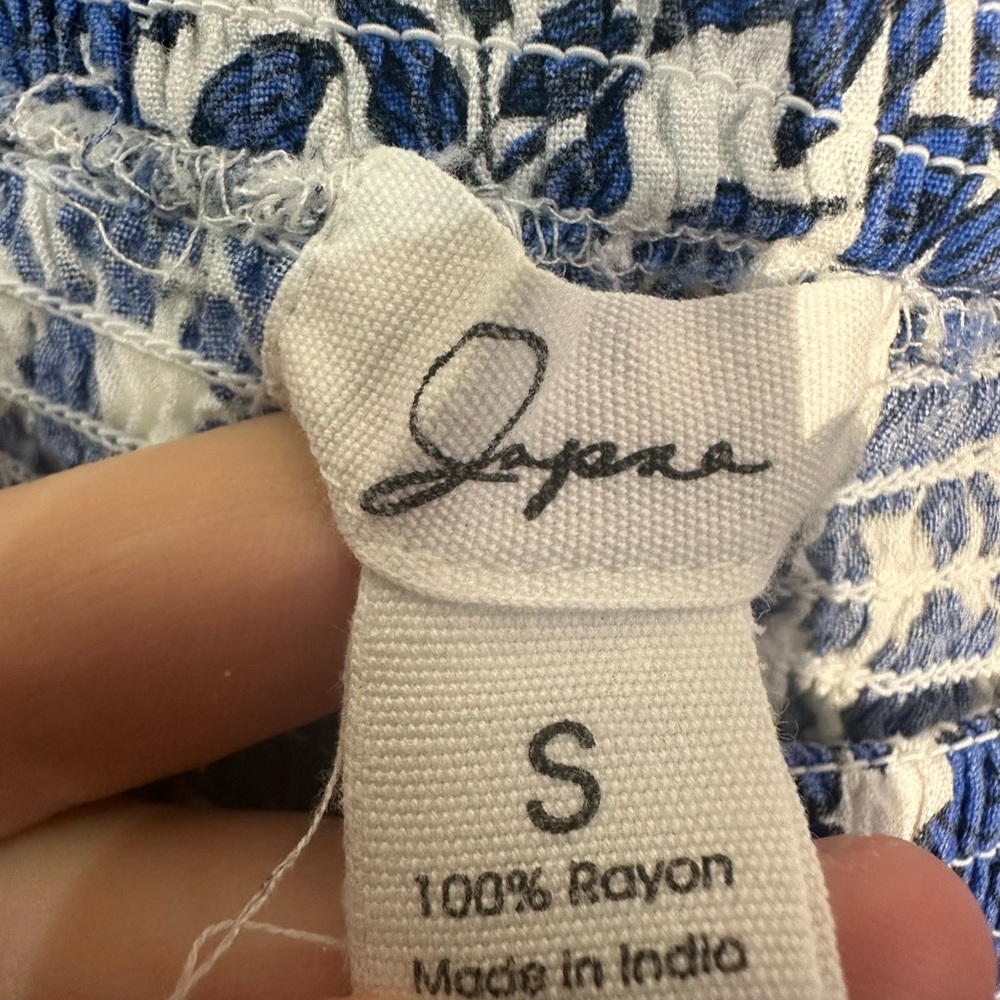 Japna blue and white floral smocked puff sleeve blouse crop top size small - Picture 2 of 2